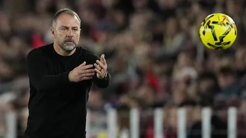 “王大雷红牌罚下泰山队遭十人应战，中超与河南队战平”