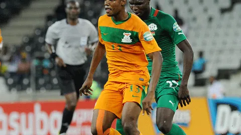 “NBA球星欧文左膝受伤，继承科比遗志”